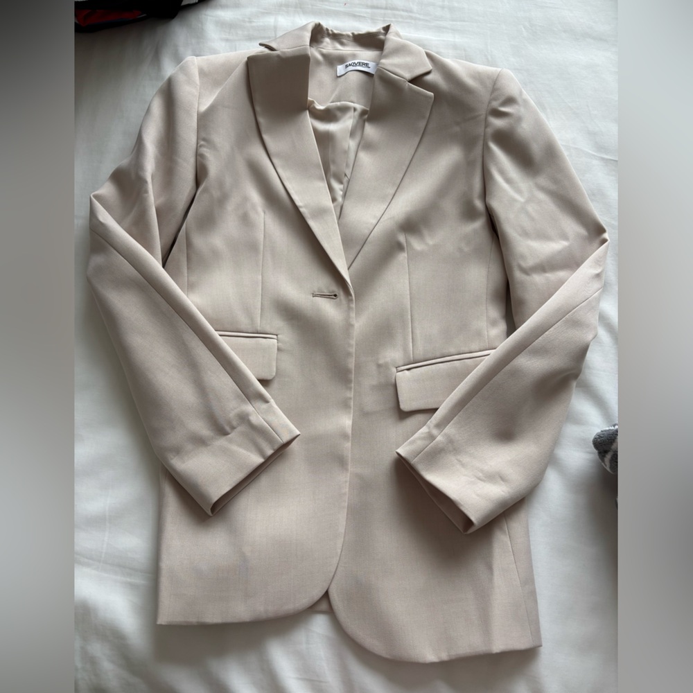 Chic Beige Blazer